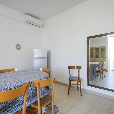 House , - Ariel Apartment *